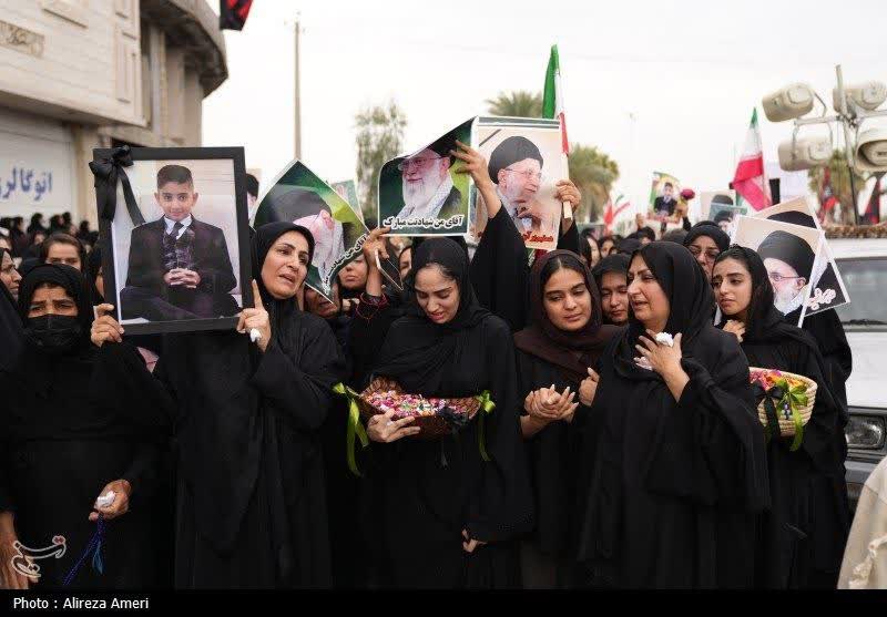 تشییع پیکر ۲۱ شهید حمله آمریکا و اسزائیل در لامرد